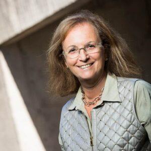 Professor Emerita Lisbeth Claus
